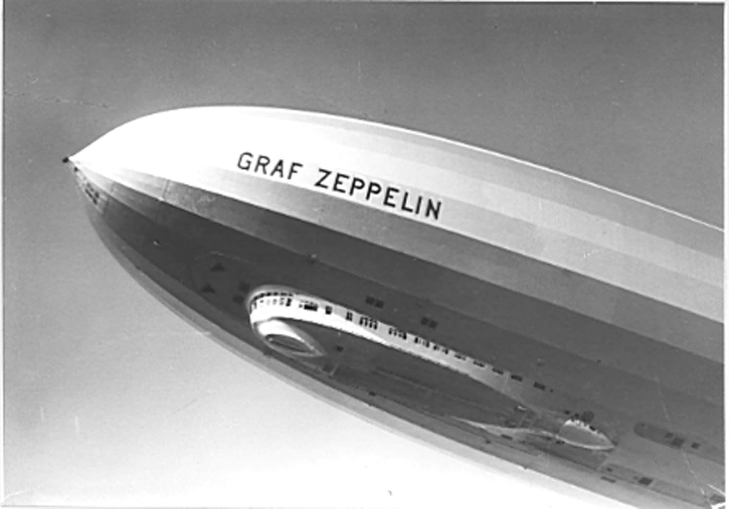 Elegante zeppelin automatikuhr 100 jahre ed.1 – Bild 4